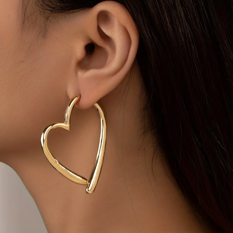 Women’s Open-Heart Hoop Earrings – Gold-Tone Statement Hoops with Polished Non-Tarnish Finish for Day and Evening Wear