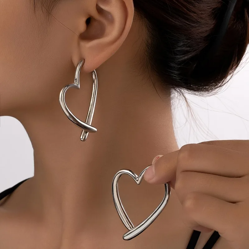 Women’s Open-Heart Hoop Earrings – Gold-Tone Statement Hoops with Polished Non-Tarnish Finish for Day and Evening Wear