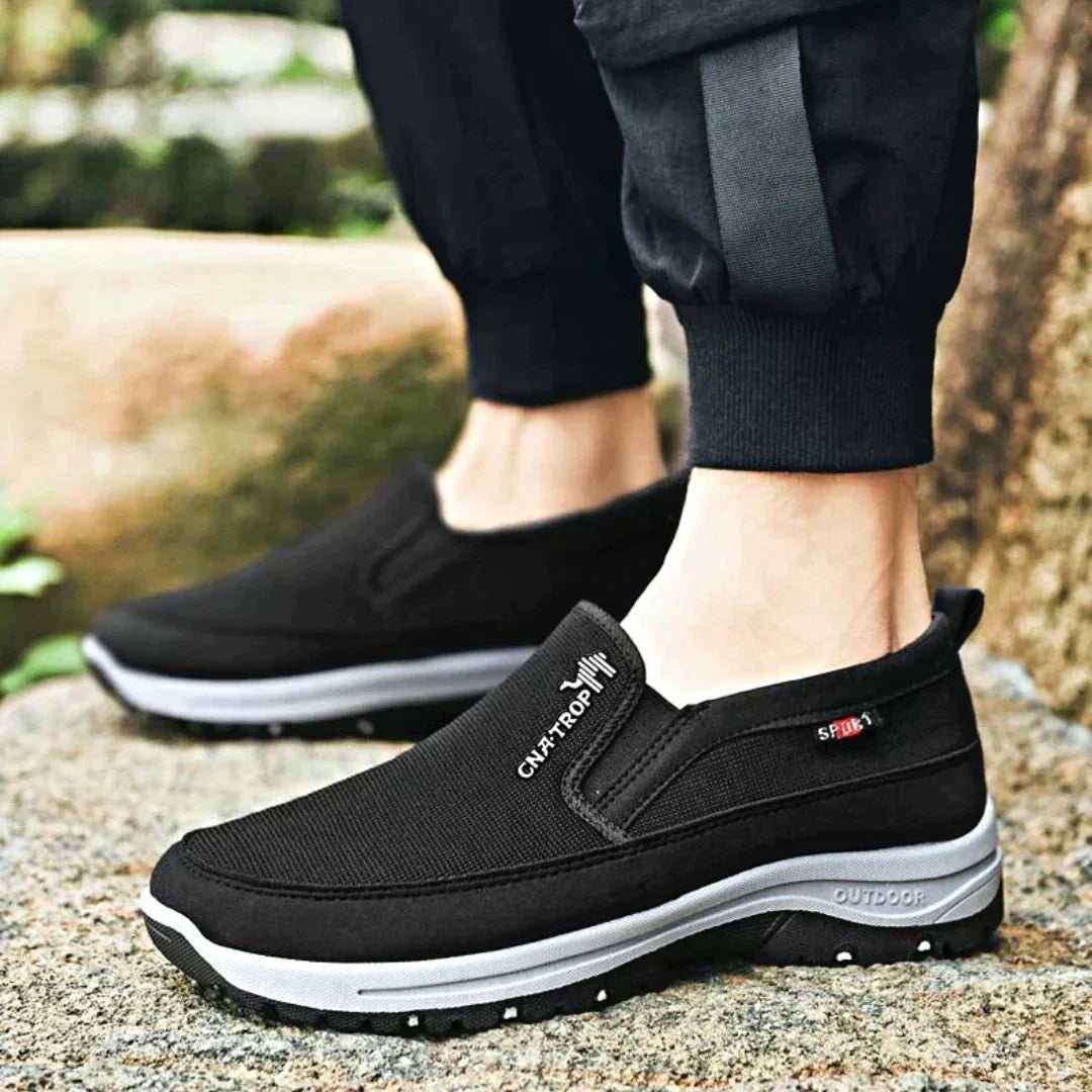 Men’s Slip-On Walking Shoes – Lightweight Outdoor Trainers with Cushioned Sole and Supportive Tread