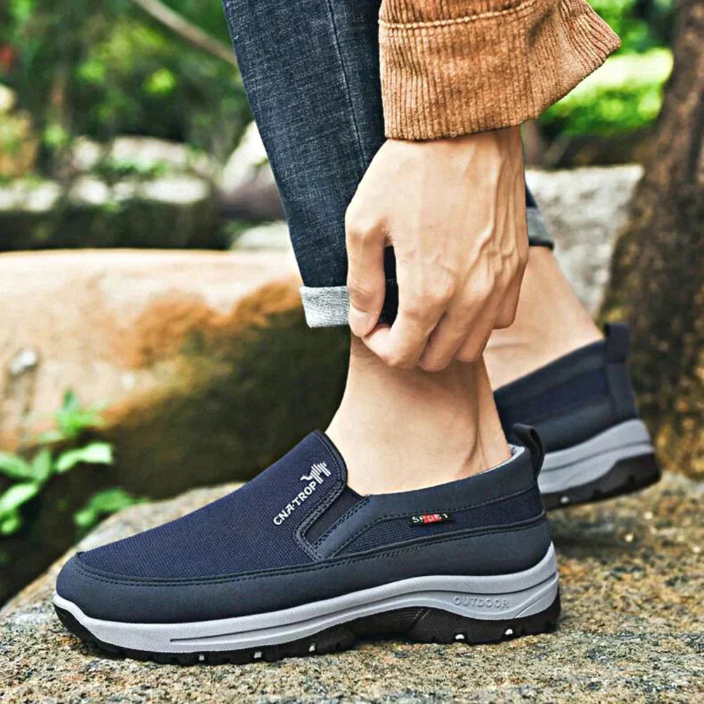 Men’s Slip-On Walking Shoes – Lightweight Outdoor Trainers with Cushioned Sole and Supportive Tread