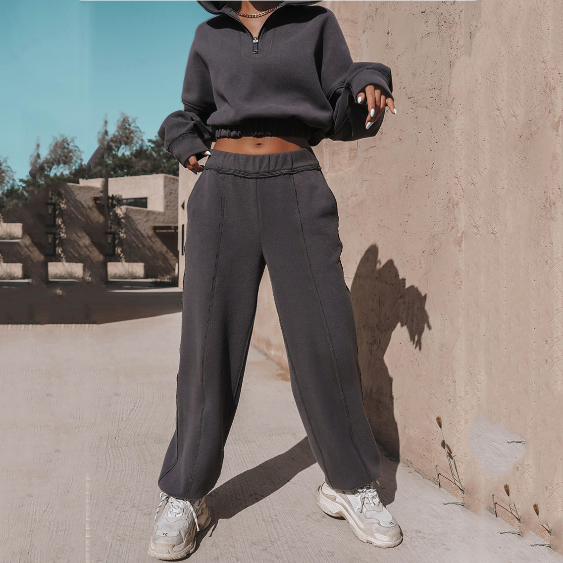 Women’s Cropped Half-Zip Sweatshirt and Wide-Leg Jogger Set – Relaxed Casual Tracksuit