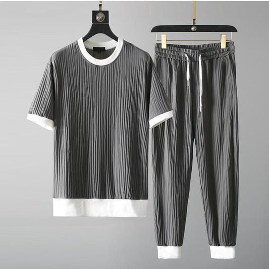 Men’s Pleated Two-Piece T-Shirt Set – Textured Crew-Neck Top with Relaxed Jogger Trousers