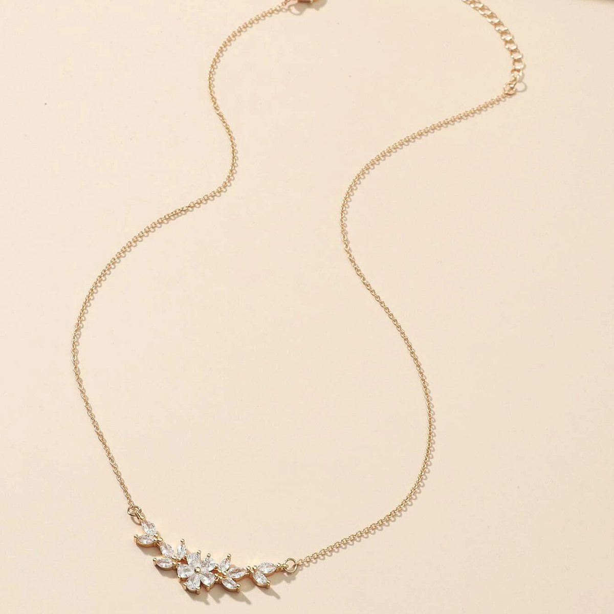 Women’s Zirconia Floral Pendant Necklace – Delicate Silver-Tone Crystal Flower Chain for Everyday and Occasion Wear