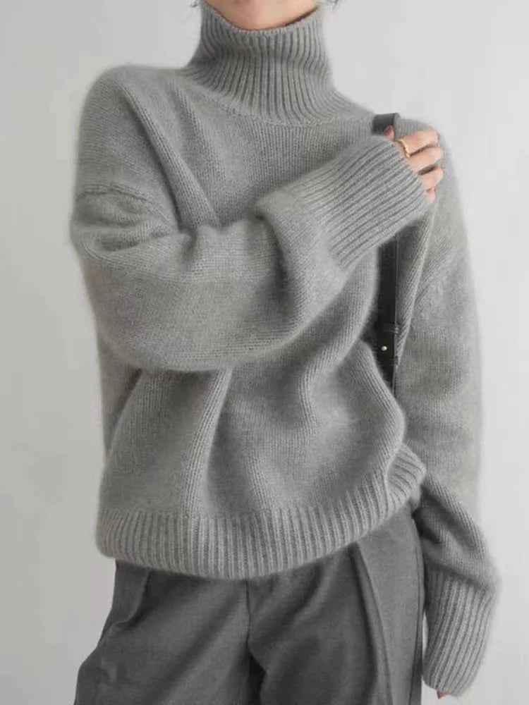 Women’s Roll-Neck Jumper – Drop-Shoulder Fine Knit with High Collar