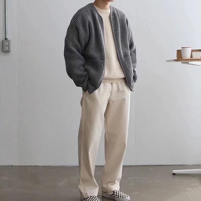 Men’s Soft Knit Zip-Up Cardigan with Pockets – Modern Layer for Work and Weekend Wear