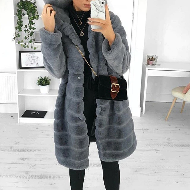 Women’s Hooded Faux-Fur Coat – Plush Longline Winter Layer with Soft Textured Finish for Cosy Cold-Weather Styling