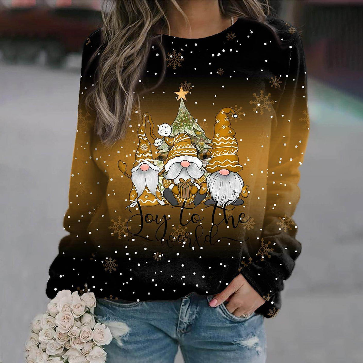 Women’s Christmas Gnome Graphic Sweatshirt – Relaxed Crew-Neck Pullover for Festive Winter Wear