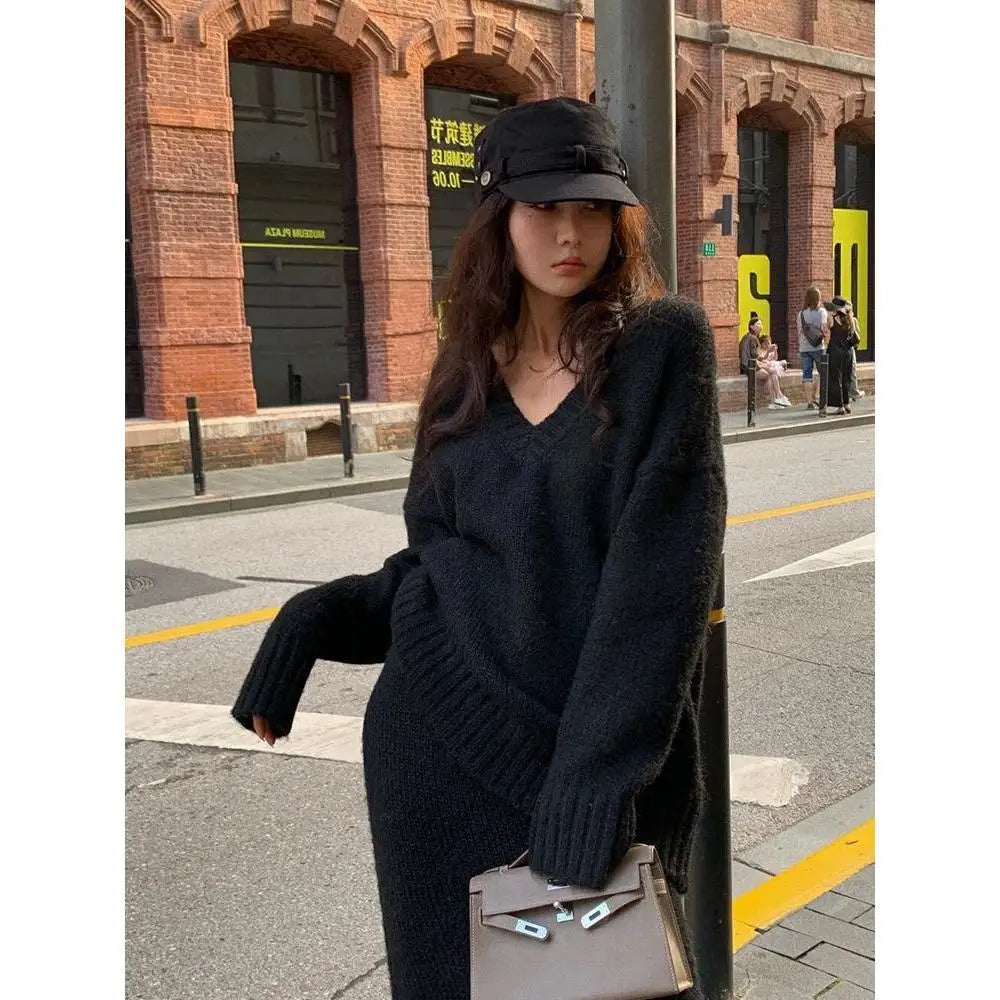 Women’s V-Neck Knit Skirt Set – Relaxed Long-Sleeve Jumper with Flared Midi Skirt for Autumn and Winter