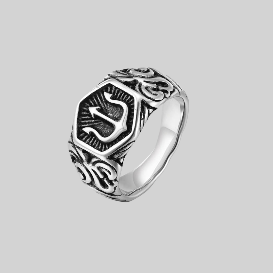 Men’s Stainless Steel Signet Ring – Vintage Statement Jewellery for Everyday Styling