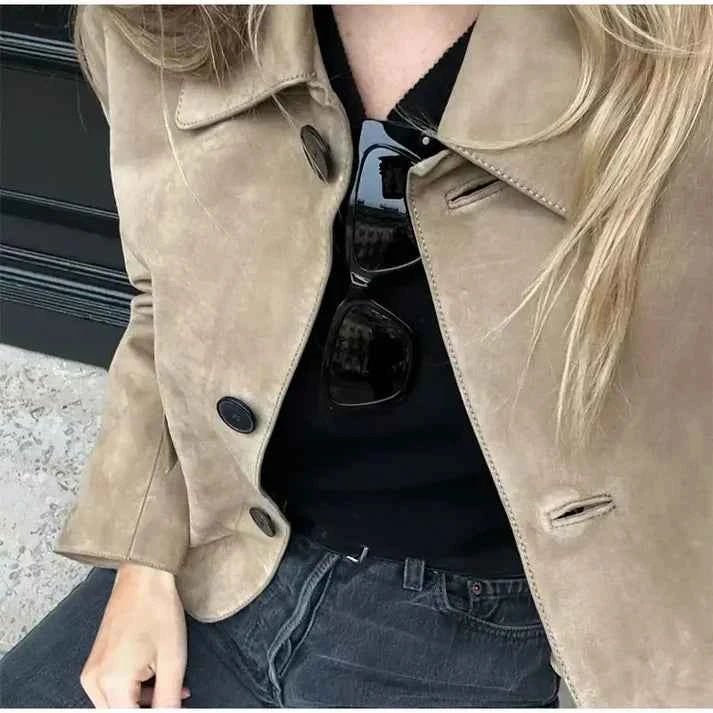 Women’s Tailored Button Jacket – Cropped Smart Casual Layer for Transitional Seasons
