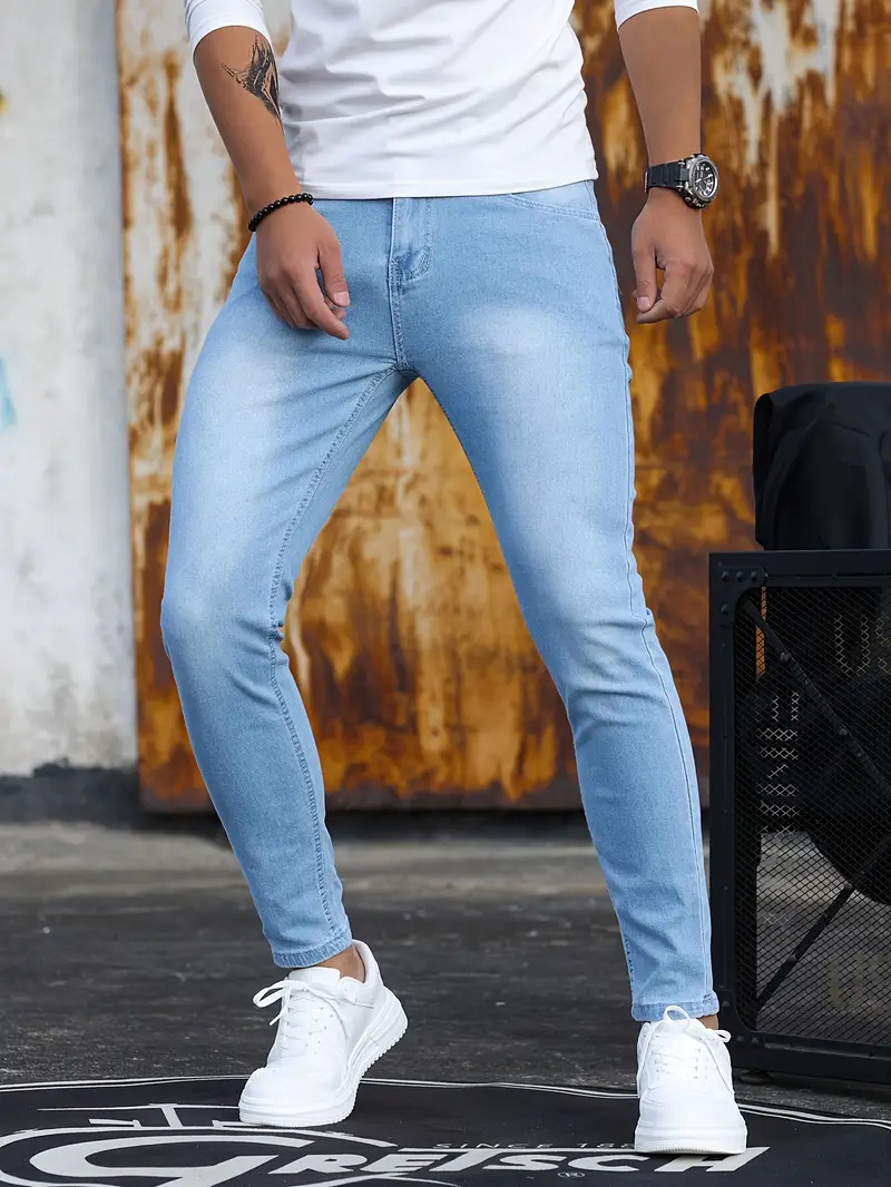 Men’s Clean Slim-Fit Jeans – Streamlined Denim Trousers with Tapered Legs and Minimal Everyday Styling
