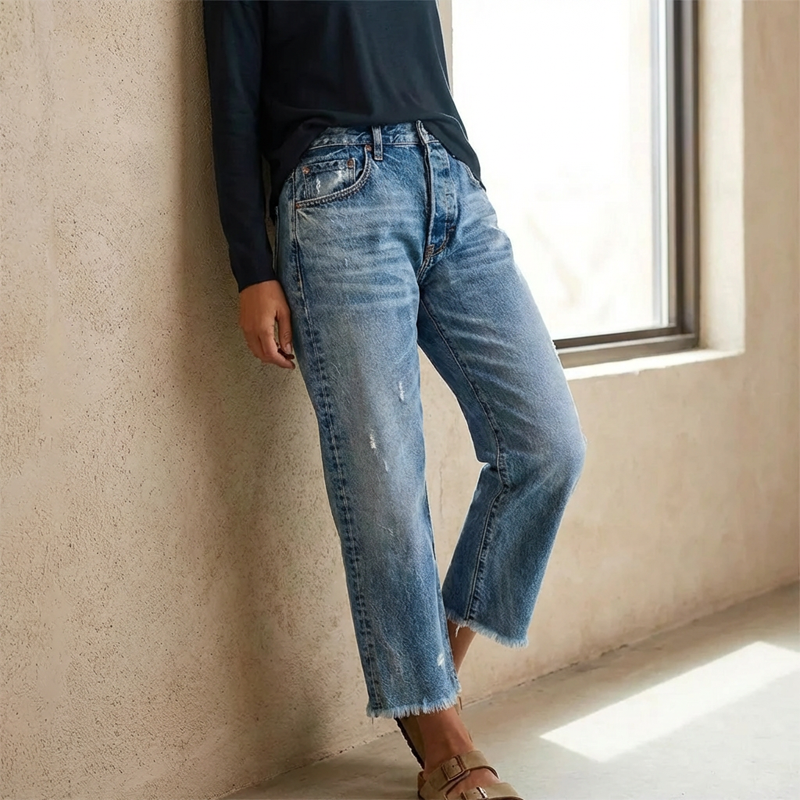 Women’s High-Waist Jeans – Straight-Leg Cropped Jeans in Faded Wash