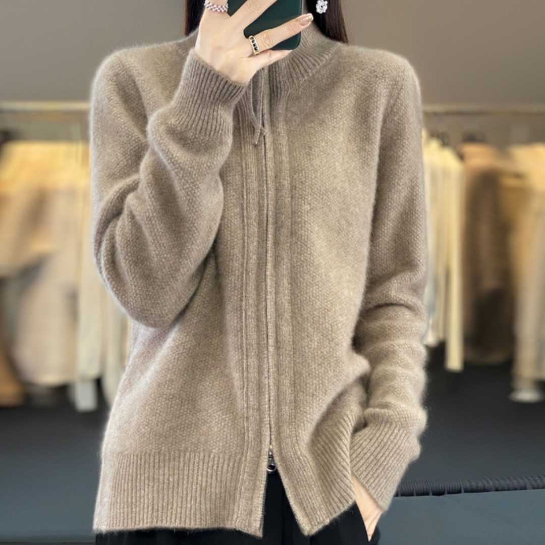 Women’s Wool Zip-Up Cardigan – Oversized High-Neck Knit Sweater with Ribbed Trims and Front Pockets