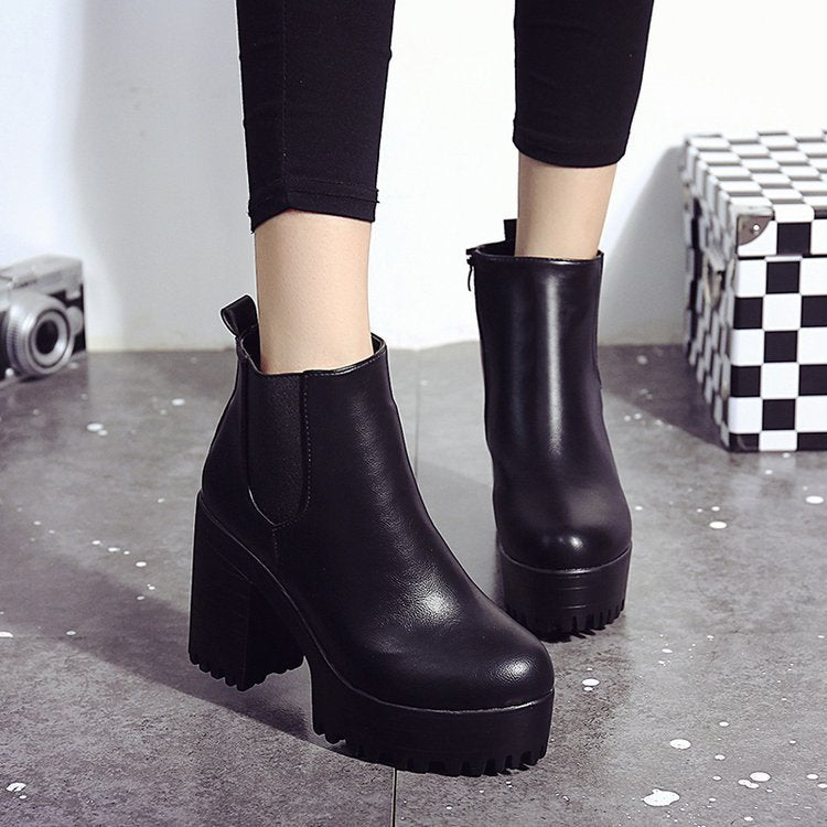 Women's Chunky Chelsea Boots - Platform Lug Sole Pull-On Ankle Boot - original product image 1