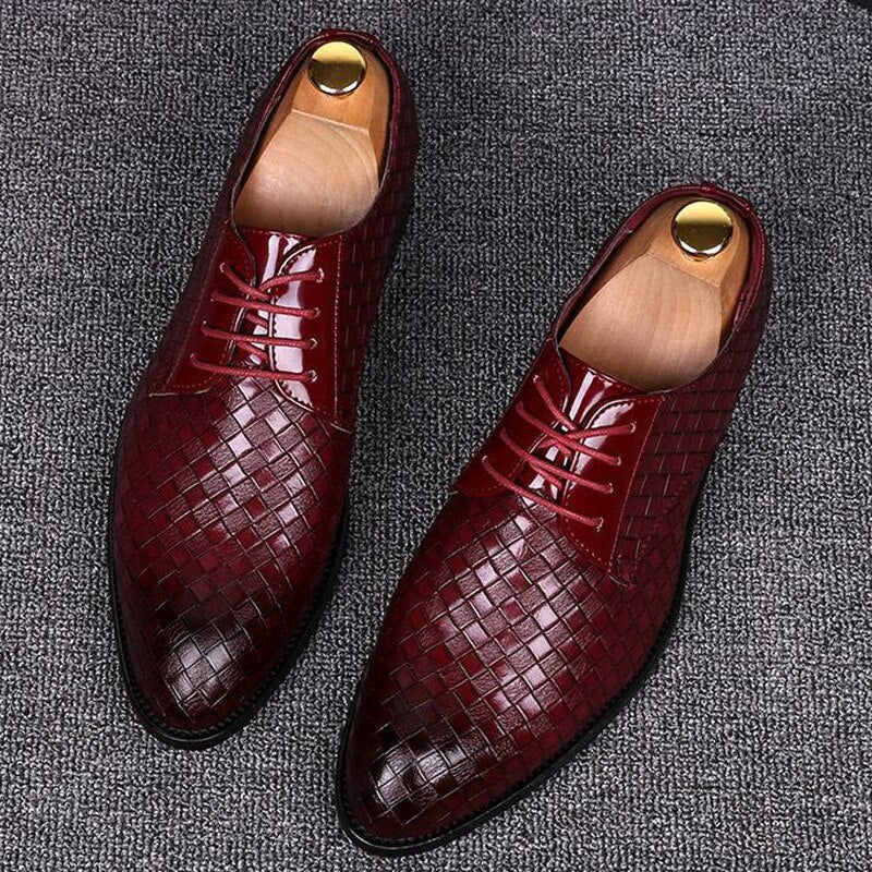 Men’s Woven Leather Derby Shoes – Textured Lace-Up Design with Pointed Toe and Low Heel