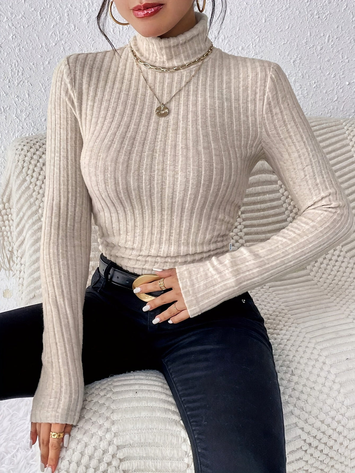 Women’s Roll-Neck Jumper – Ribbed Knit with Slim Fit