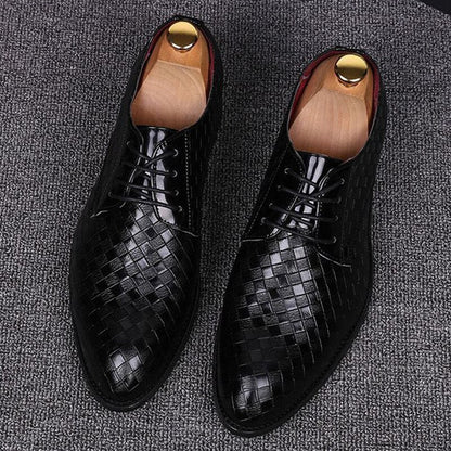 Men’s Woven Leather Derby Shoes – Textured Lace-Up Design with Pointed Toe and Low Heel