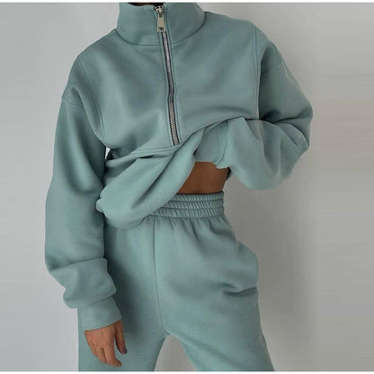 Women’s Half-Zip Sweatshirt and Jogger Set – Relaxed Two-Piece Sporty Style