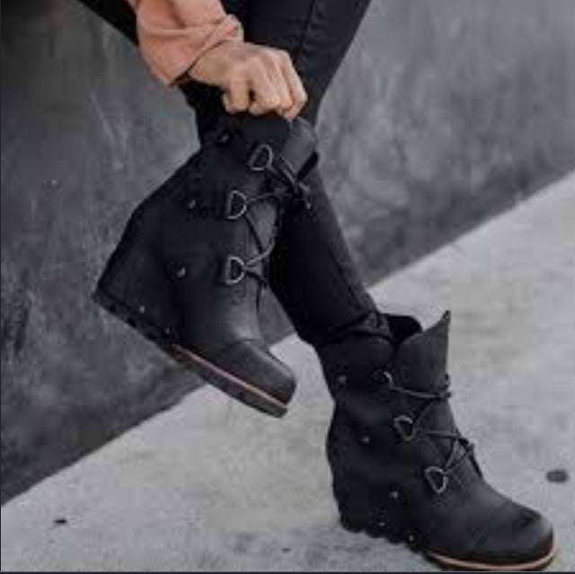 Women's Lace-Up Heeled Chunky Chelsea Boots