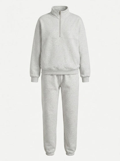 Women’s Half-Zip Sweatshirt Set – Relaxed Jogger Outfit for Travel and Everyday Wear