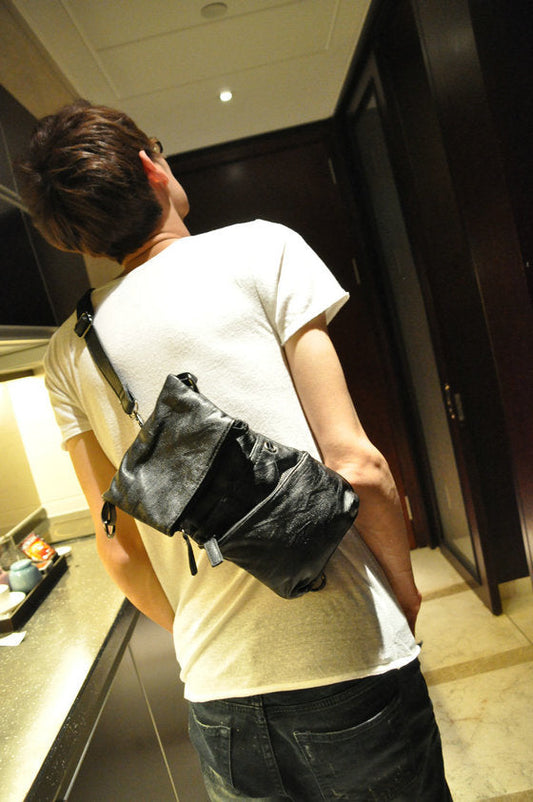 Men’s Faux-Leather Sling Bag – Multi-Pocket Crossbody Design with Adjustable Shoulder Strap