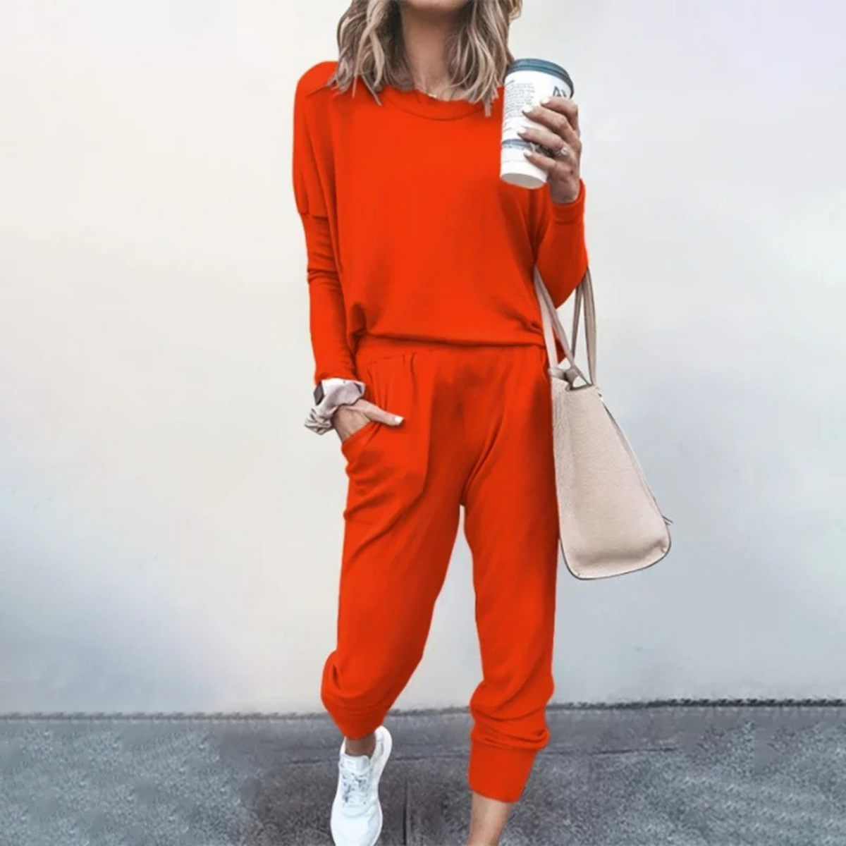 Women’s Relaxed Long-Sleeve Top and Jogger Set – Soft Two-Piece Casual Outfit