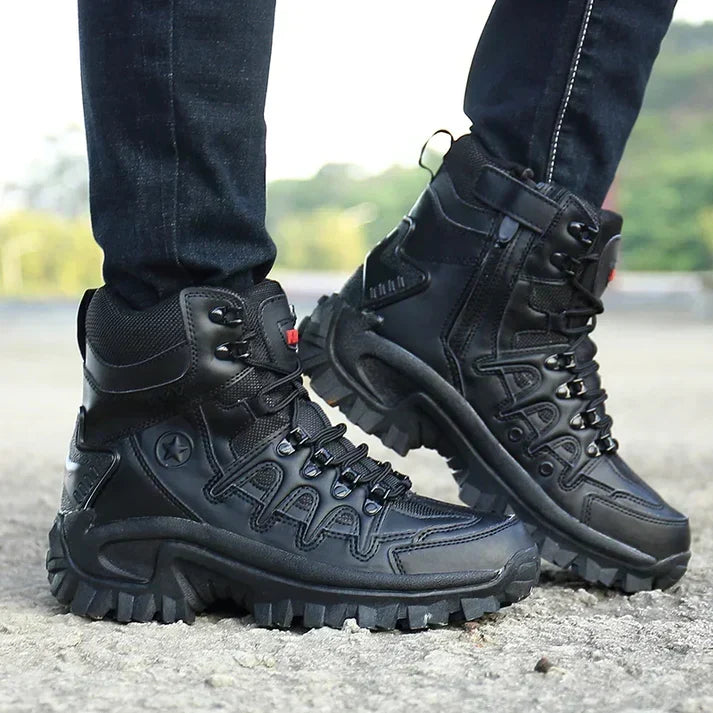 Men’s Heavy-Duty Tactical Boots – High-Top Lace-Up Design with Side Zip and Aggressive Lug Sole
