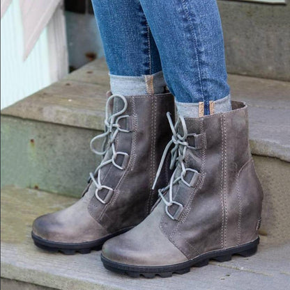 Women's Lace-Up Heeled Chunky Chelsea Boots