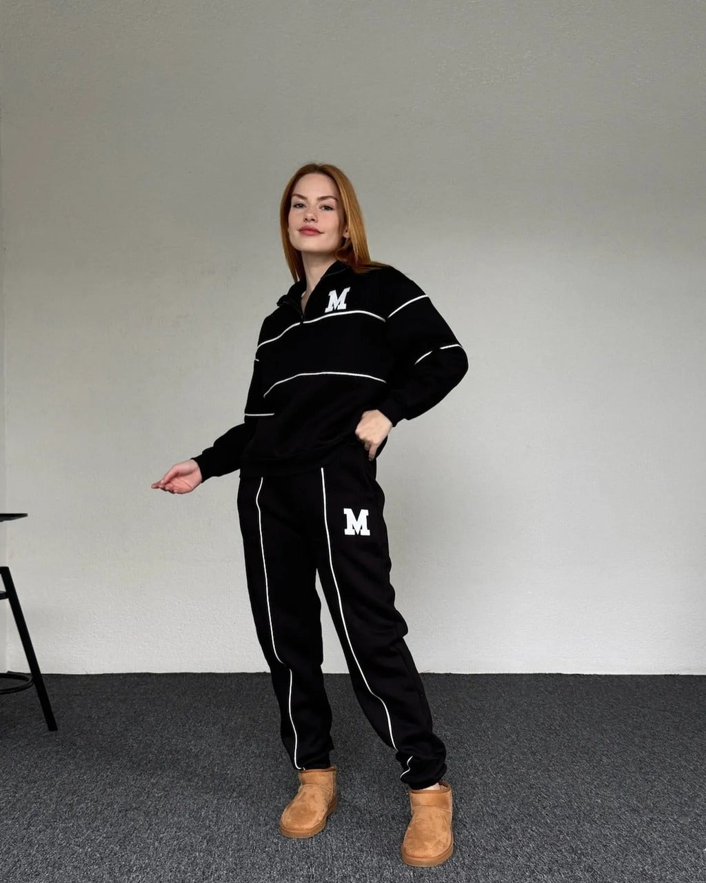 Women’s Contrast-Piped Half-Zip Tracksuit – Relaxed Sweatshirt and Joggers for Everyday Wear