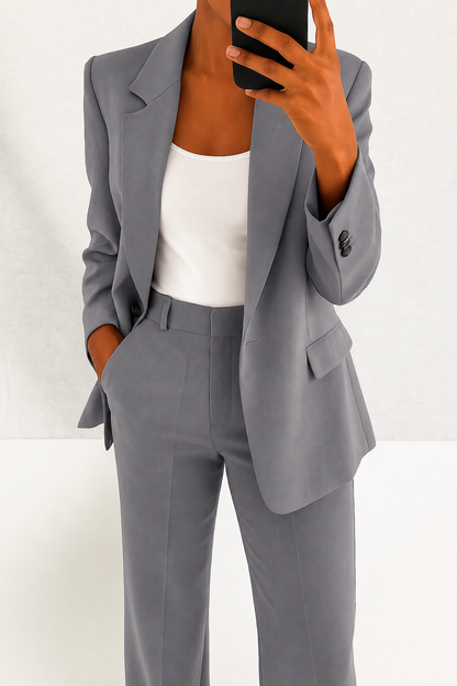 Women’s Two-Piece Set – Open Blazer with Wide Pleat-Front Trousers