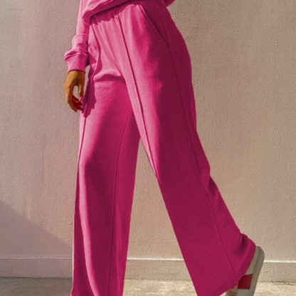 Women’s Tracksuit – Crew-Neck Sweatshirt with Matching Joggers