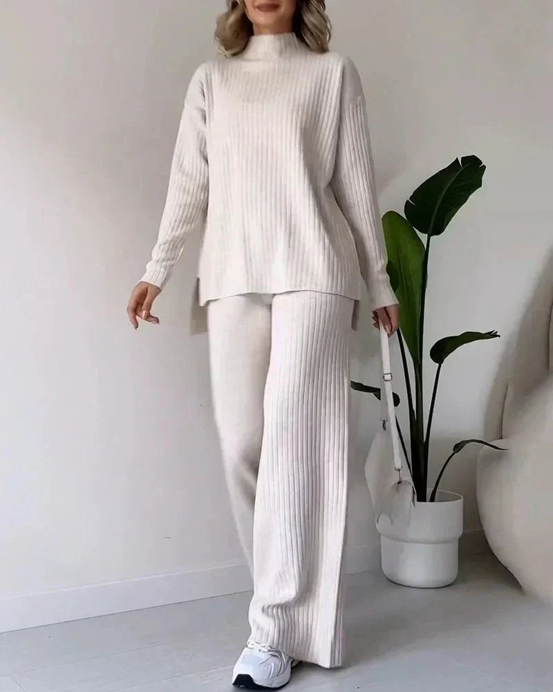Women’s Split-Hem Ribbed Lounge Set – High-Neck Knit Top with Wide-Leg Trousers for Relaxed Daily Wear