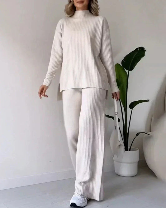 Women’s Split-Hem Ribbed Lounge Set – High-Neck Knit Top with Wide-Leg Trousers for Relaxed Daily Wear