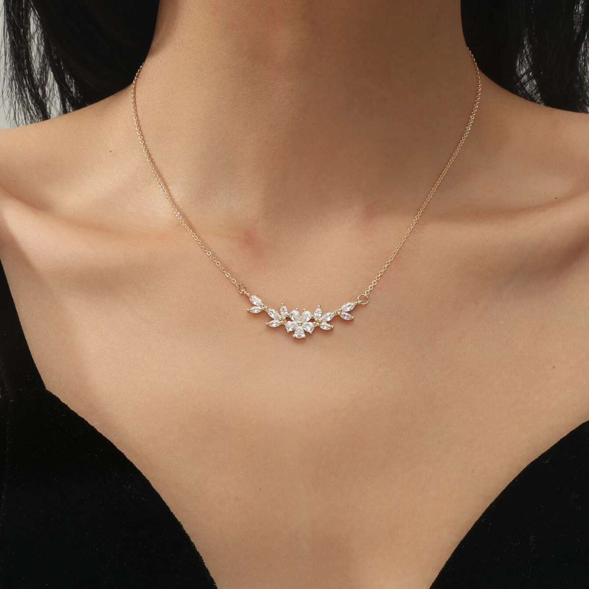 Women’s Zirconia Floral Pendant Necklace – Delicate Silver-Tone Crystal Flower Chain for Everyday and Occasion Wear