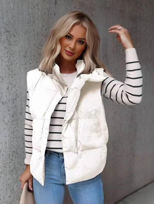 Women’s Sleeveless Puffer Gilet – Lightweight Zip-Front Winter Vest with High Collar and Utility Pockets