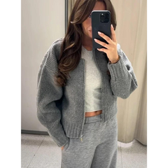 Women’s Zip-Front Knitted Cardigan – Crew Neck Layer for Autumn and Winter