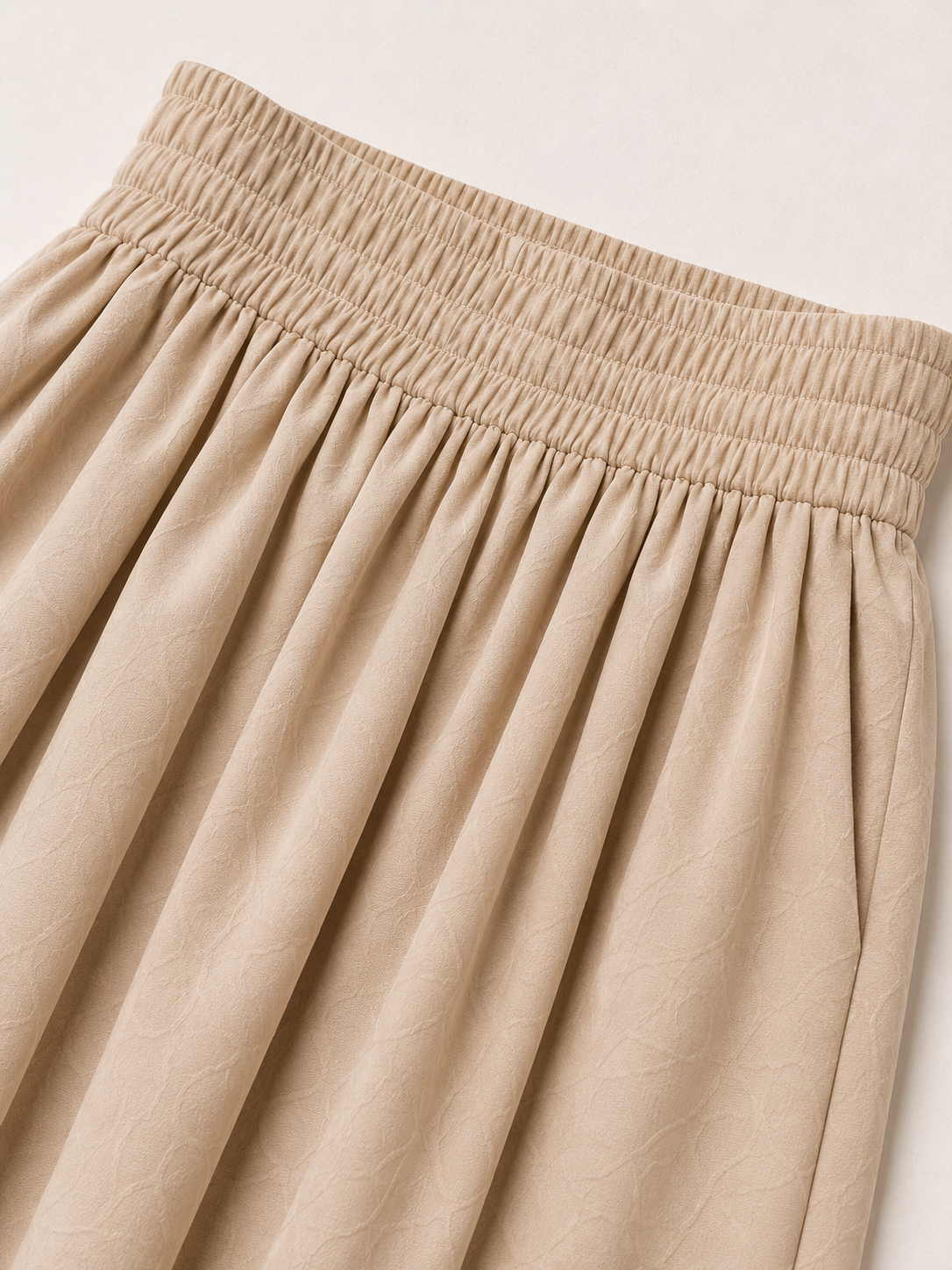 Women’s Pleated Midi Skirt – High-Waisted A-Line Design with Elasticated Waist and Pockets for Work and Weekend Wear