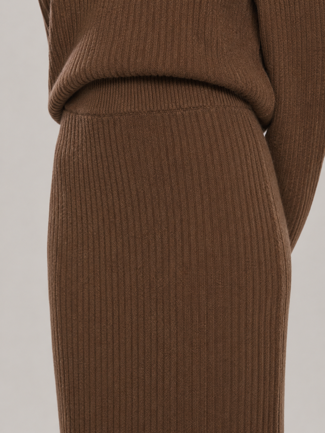 Women’s Ribbed Knit Two-Piece Set – Relaxed Crew-Neck Sweater with Fitted Maxi Skirt for Autumn Wear