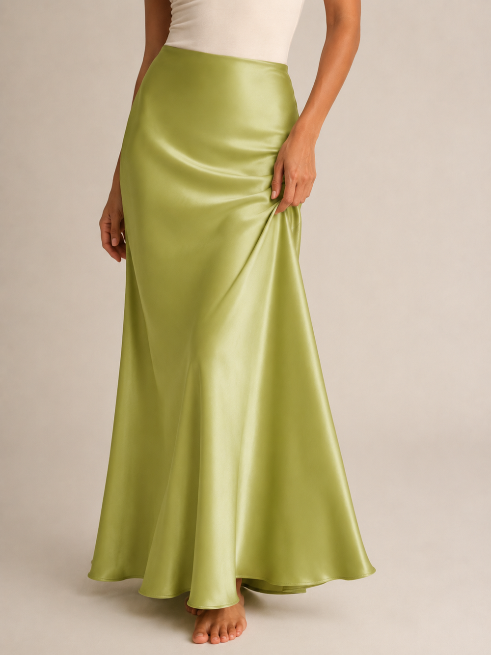 Women’s Satin Maxi Skirt – High-Waisted Fitted Silhouette with Subtle Sheen for Dinner and Evening Wear