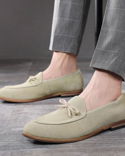 Men’s Suede Loafers – Bow-Detail Slip-On Shoes with Refined Low-Heel Dress Silhouette