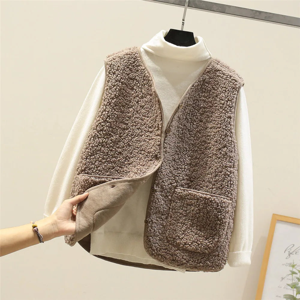 Women’s Teddy Fleece Gilet – Button Front with Patch Side Pockets
