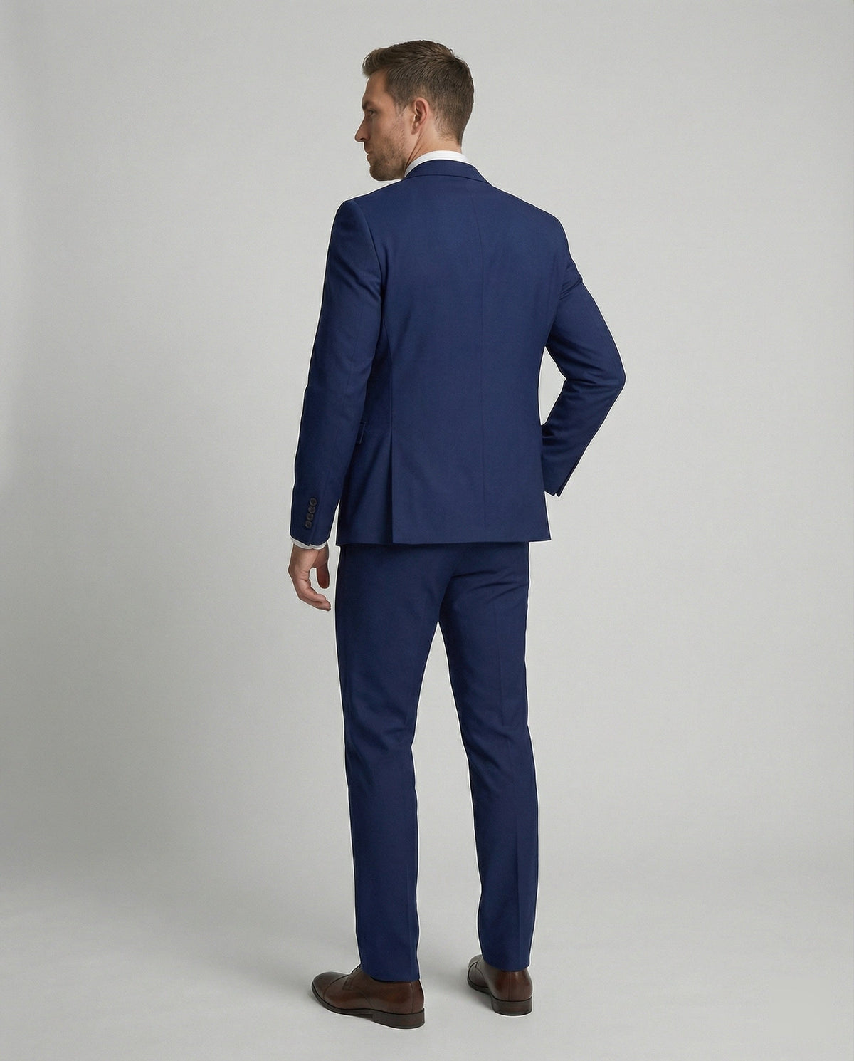 Men’s Slim-Fit Formal Suit – Modern Three-Piece Tailoring for Weddings and Business