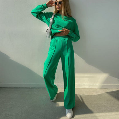 Women’s Tracksuit – Crew-Neck Sweatshirt with Matching Joggers