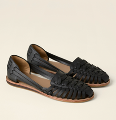 Women’s Woven Flat Sandals – Closed-Toe Spring Shoes for Everyday and Weekend Wear