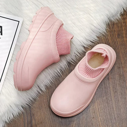Women’s Fleece-Lined Slip-On Shoes – Low-Cut Everyday Footwear with Ribbed Stretch Collar and Gripped Sole