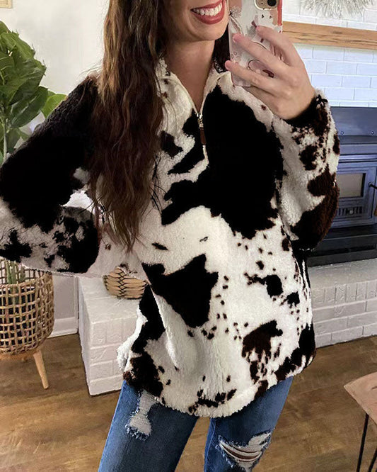 Women’s Cow-Print Sherpa Quarter-Zip Sweatshirt – Cosy Fleece Pullover for Cooler Days