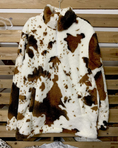Women’s Cow-Print Sherpa Quarter-Zip Sweatshirt – Cosy Fleece Pullover for Cooler Days
