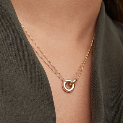 Women’s Double Ring Pendant Necklace – Gold-Plated Stainless Steel Chain with Interlocking Circle Detail for Everyday Wear