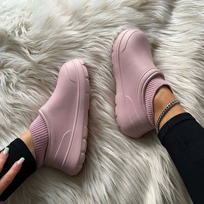 Women’s Fleece-Lined Slip-On Shoes – Low-Cut Everyday Footwear with Ribbed Stretch Collar and Gripped Sole