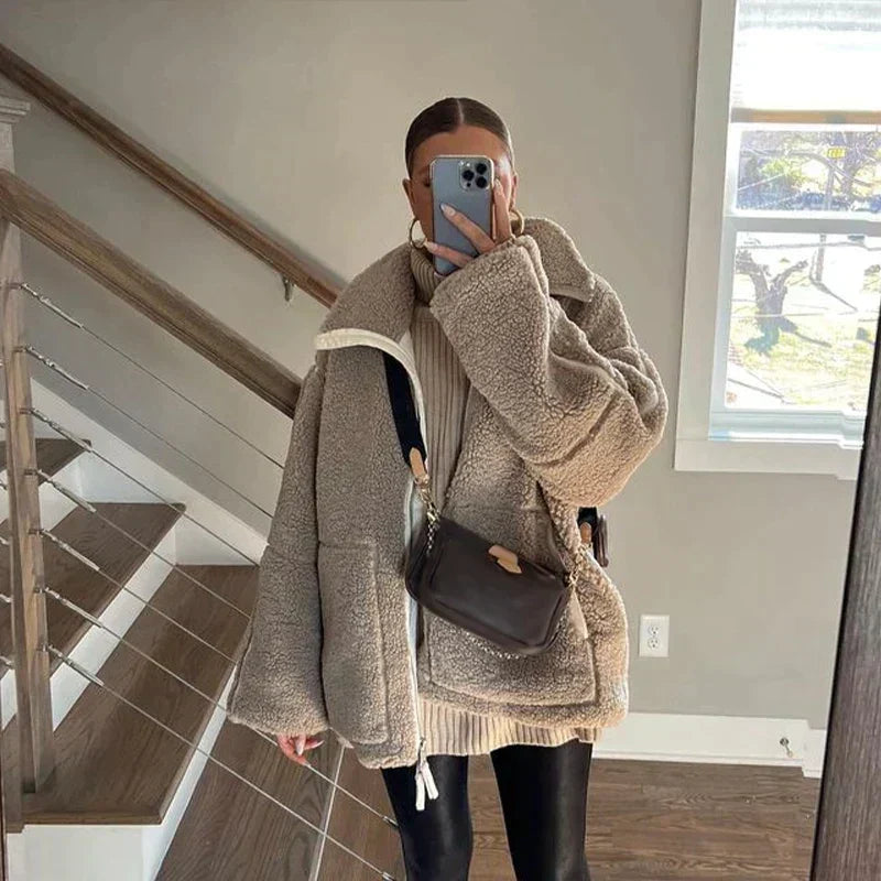 Women’s Plush Teddy Fleece Jacket – Relaxed Zip-Front Winter Layer with High Collar for Cosy Everyday Wear